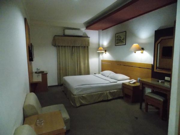 Puri Mega Hotel : photo 3 de la chambre chambre double deluxe