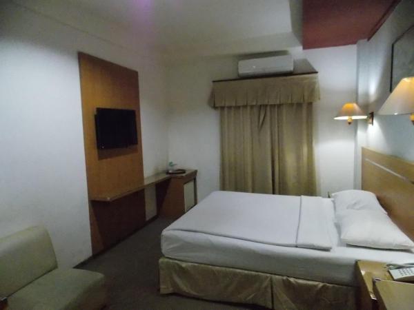 Puri Mega Hotel : photo 2 de la chambre chambre double deluxe