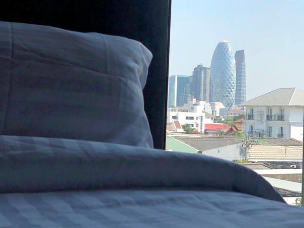 The LOCAL Ari : photo 2 de la chambre chambre double avec balcon