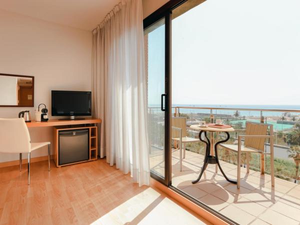 Hesperia Barcelona Del Mar : photo 3 de la chambre chambre double supérieure avec balcon - vue sur mer