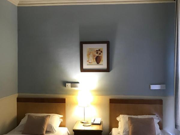 Eurobar & Hotel : photo 4 de la chambre chambre triple supérieure
