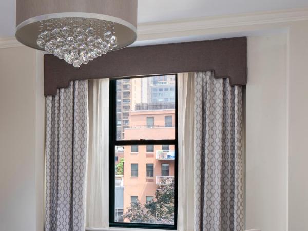 Park South Hotel, part of JdV by Hyatt : photo 2 de la chambre chambre double avec 2 lits doubles et douche accessible en fauteuil roulant - adaptée aux personnes à mobilité réduite