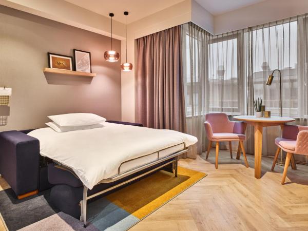 Staybridge Suites The Hague - Parliament, an IHG Hotel : photo 2 de la chambre suite 1 chambre lit king-size avec canapé-lit