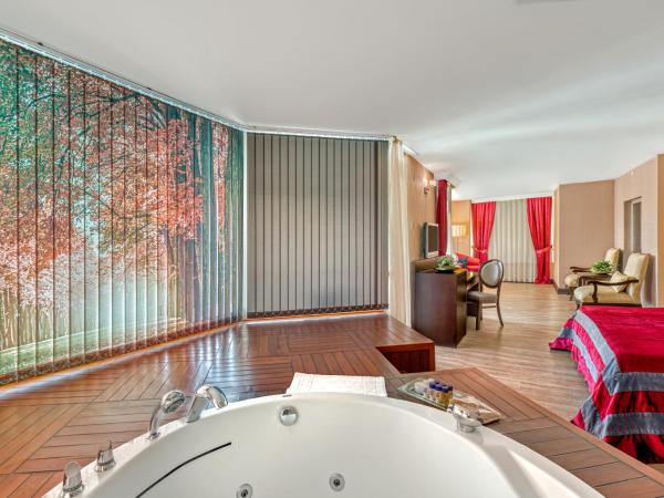 Sealife Family Resort Hotel : photo 1 de la chambre suite avec jacuzzi