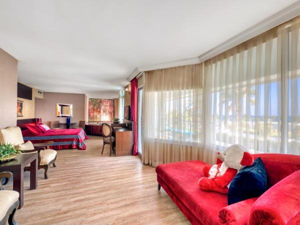Sealife Family Resort Hotel : photo 6 de la chambre suite avec jacuzzi