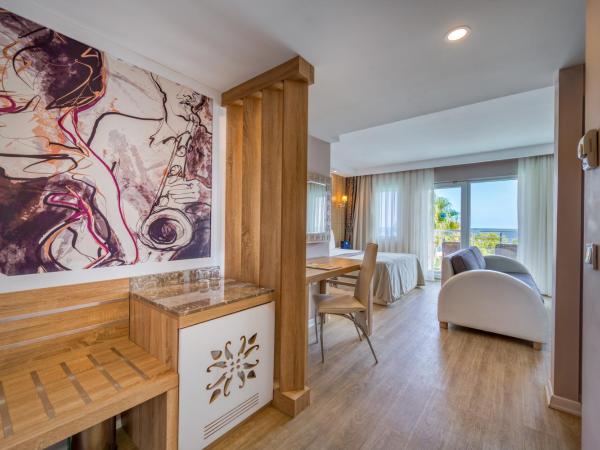 Sealife Family Resort Hotel : photo 5 de la chambre suite junior - vue sur mer