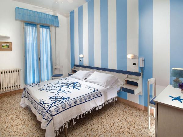 Hotel Cheri : photo 7 de la chambre chambre double ou lits jumeaux avec balcon