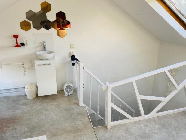 Roture 88 : photo 1 de la chambre chambre quadruple avec douche