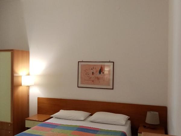 Ariston Petit Hotel : photo 1 de la chambre chambre double ou lits jumeaux Économique