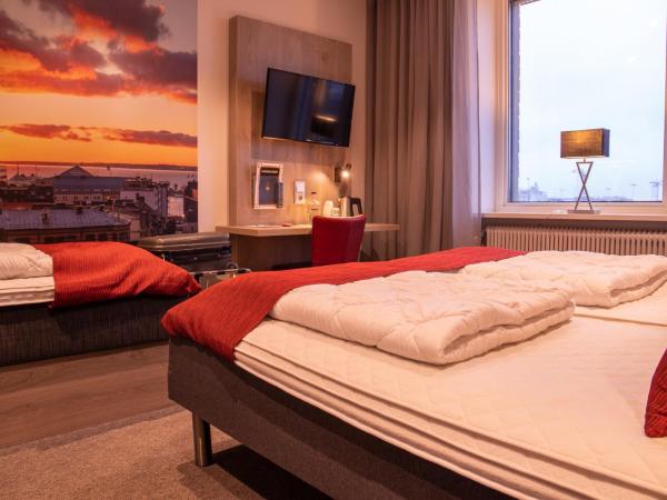 Dream - Luxury Hostel : photo 3 de la chambre chambre triple avec salle de bains commune