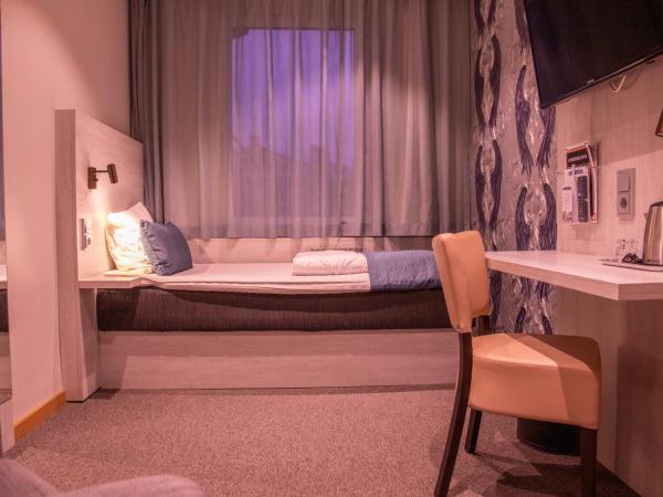 Dream - Luxury Hostel : photo 2 de la chambre chambre simple avec salle de bains commune