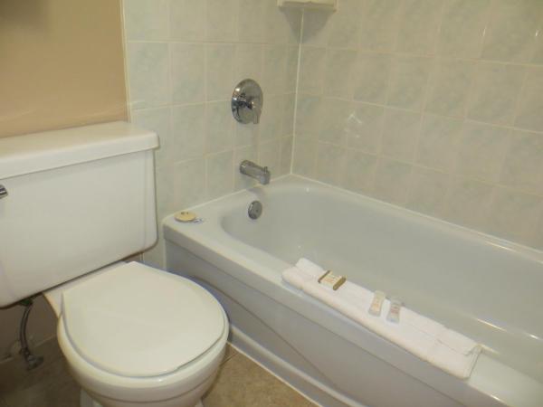 Howard Johnson by Wyndham Red Deer : photo 6 de la chambre chambre lit queen-size deluxe - non-fumeurs