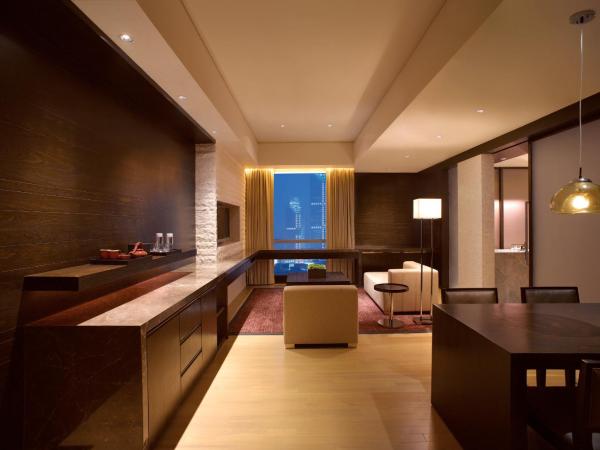 Grand Hyatt Guangzhou-Free Shuttle Bus to Canton Fair Complex during Canton Fair Period : photo 4 de la chambre grande suite king de luxe