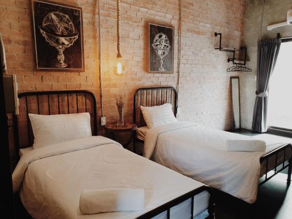 The LOCAL Ari : photo 3 de la chambre chambre lits jumeaux avec balcon