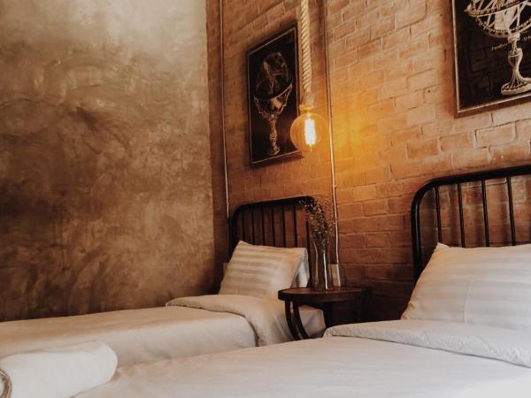 The LOCAL Ari : photo 4 de la chambre chambre lits jumeaux avec balcon