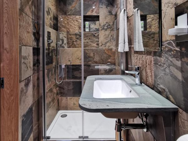 The Base Vegan Retreat Animal Sanctuary : photo 2 de la chambre chambre lit king-size