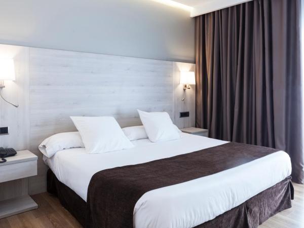 Hotel Helios Lloret : photo 1 de la chambre chambre double ou lits jumeaux - vue sur piscine