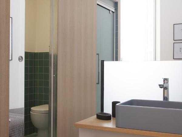 Genova Suite Art : photo 8 de la chambre petite chambre simple