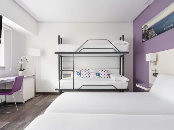 Exe Coruña : photo 2 de la chambre chambre familiale