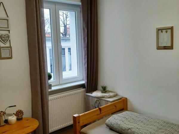 New Hostel Berlin Mitte FREE SNACK hot tea and coffee : photo 2 de la chambre lit simple dans dortoir de 2 lits