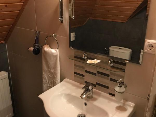 Zöldtető Panzió : photo 3 de la chambre chambre double - vue sur jardin