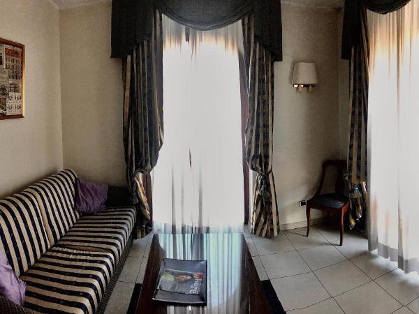Hotel Villa Savoia : photo 2 de la chambre suite junior