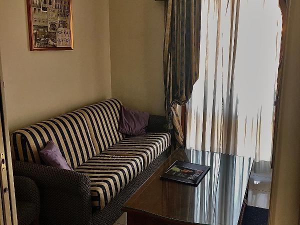 Hotel Villa Savoia : photo 3 de la chambre suite junior