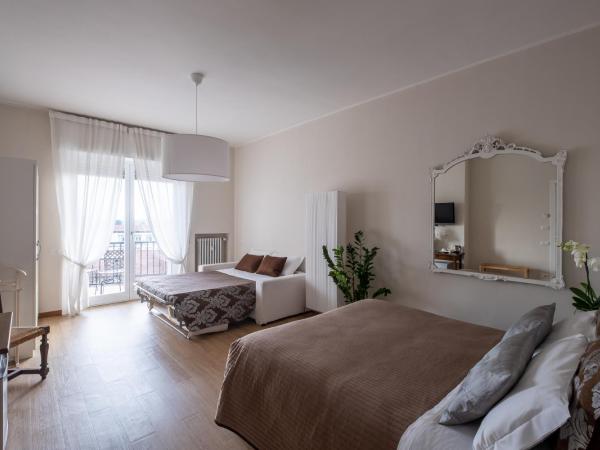 Cute & Cozy rooms train station : photo 2 de la chambre chambre quadruple avec salle de bains privative