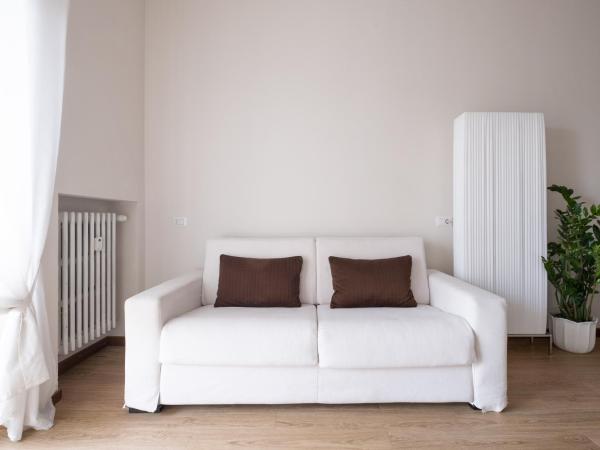 Cute & Cozy rooms train station : photo 7 de la chambre chambre quadruple avec salle de bains privative