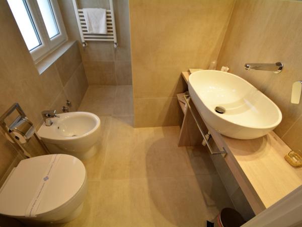 Graffiti : photo 5 de la chambre chambre double – vue sur ville