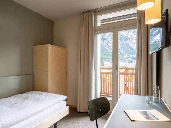 Hotel Alpenruhe - Vintage Design Hotel : photo 2 de la chambre chambre simple avec balcon et vue sur la montagne