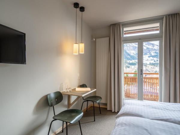 Hotel Alpenruhe - Vintage Design Hotel : photo 7 de la chambre chambre double avec balcon - vue sur montagne