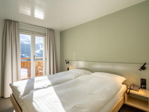 Hotel Alpenruhe - Vintage Design Hotel : photo 4 de la chambre chambre double avec balcon - vue sur montagne