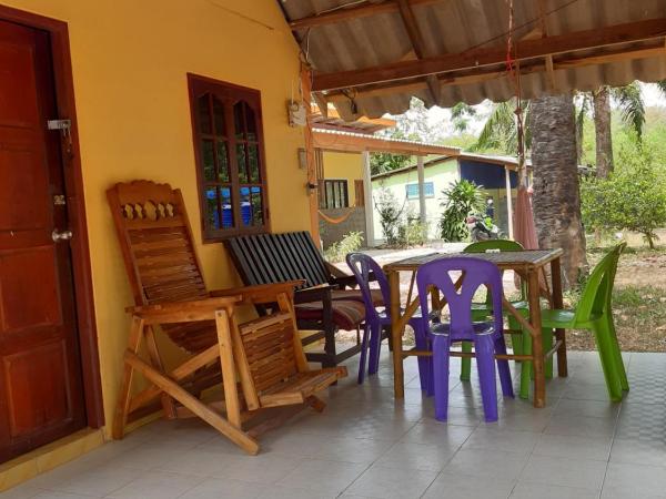 Som PalmGarden : photo 4 de la chambre chambre familiale - vue sur jardin