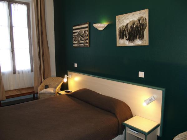 Hôtel Central : photo 9 de la chambre chambre double