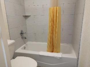 Red Carpet Inn Airport Fort Lauderdale : photo 2 de la chambre room #5869810