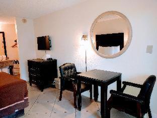 Red Carpet Inn Airport Fort Lauderdale : photo 4 de la chambre room #5869811