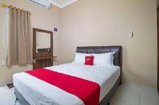 RedDoorz Syariah near Mercu Buana University : photo 1 de la chambre room #222451603