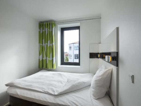 Wakeup Copenhagen - Borgergade : photo 2 de la chambre room #67982942