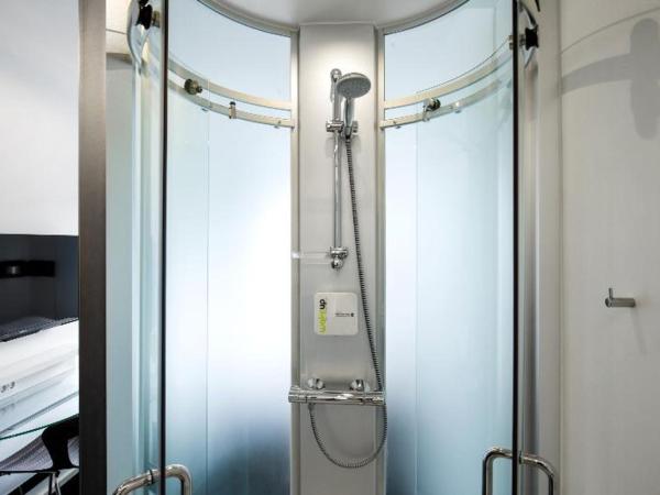 Wakeup Copenhagen - Borgergade : photo 4 de la chambre room #67982941