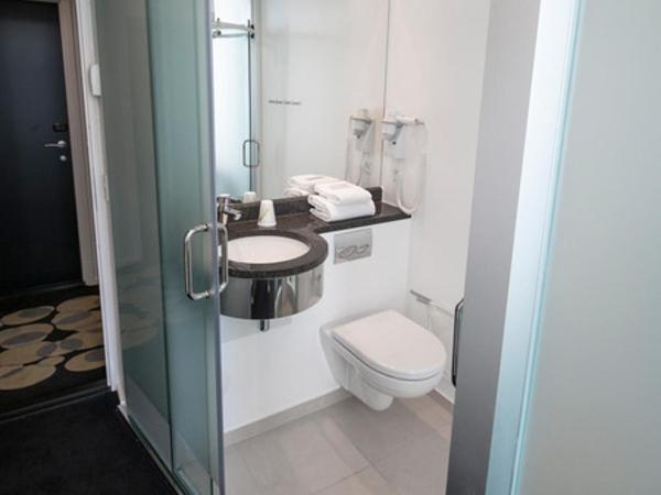 Wakeup Copenhagen - Borgergade : photo 6 de la chambre room #67982941