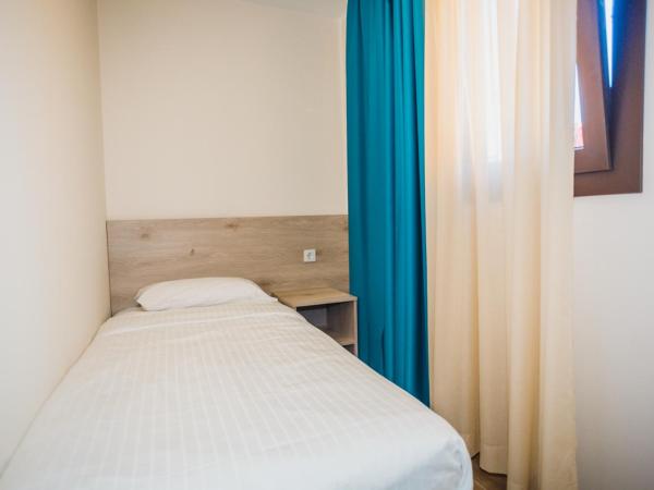 Solesperit : photo 7 de la chambre chambre triple avec balcon