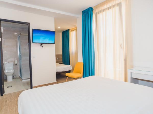 Solesperit : photo 5 de la chambre chambre triple avec balcon