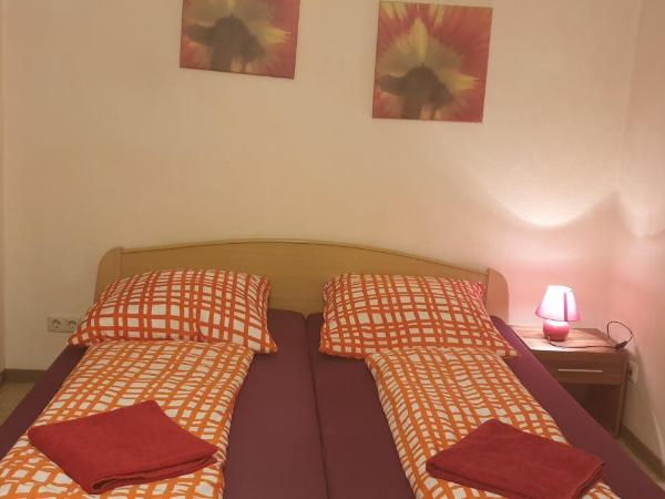 Gasthaus Pavillon : photo 3 de la chambre chambre familiale avec salle de bains privative