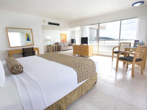 HS HOTSSON Hotel Acapulco : photo 1 de la chambre chambre lit king-size - vue sur mer