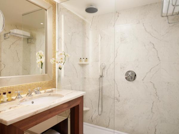 Corinthia Lisbon : photo 3 de la chambre chambre supérieure lit queen-size