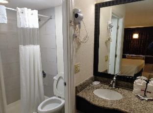 Red Carpet Inn Airport Fort Lauderdale : photo 5 de la chambre room #5869812