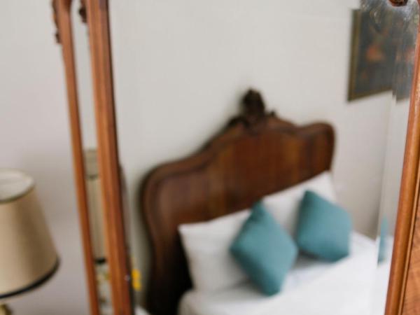 Casa Turin : photo 9 de la chambre chambre double standard avec salle de bains commune