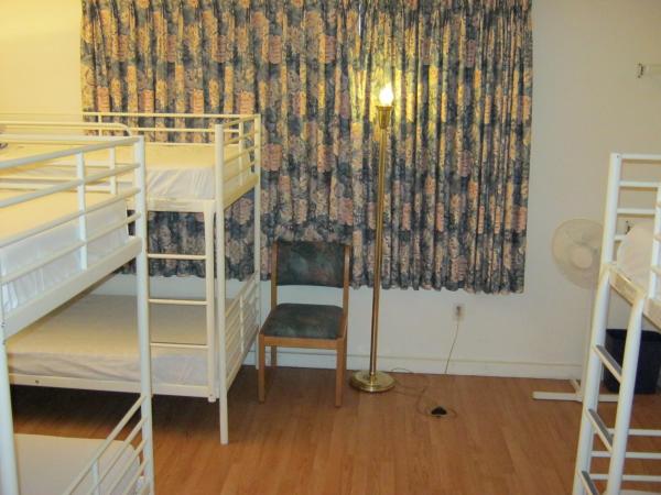 Kelowna Okanagan Lake Hostel : photo 5 de la chambre lit dans dortoir pour femmes de 8 lits