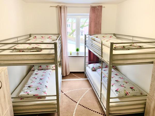 New Hostel Berlin Mitte FREE SNACK hot tea and coffee : photo 10 de la chambre lit simple dans dortoir féminin de 3 lits